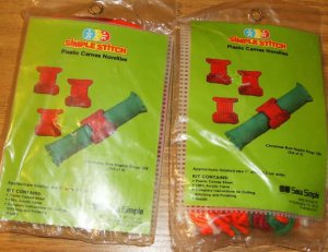 RED AND GREEN NAPKIN RINGS - 2PKGS-NEW- XMAS BOW