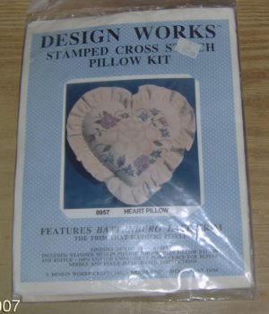 PRETTY DESIGN WORKS HEART PILLOW