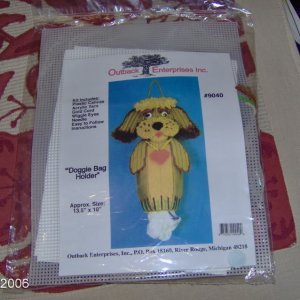 CUTE "DOGGIE" BAG HOLDER, NEW IN PACKAGE