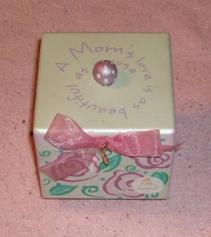Mom's Love-Beautiful As A Rose Music Box-Sweet Sentimen