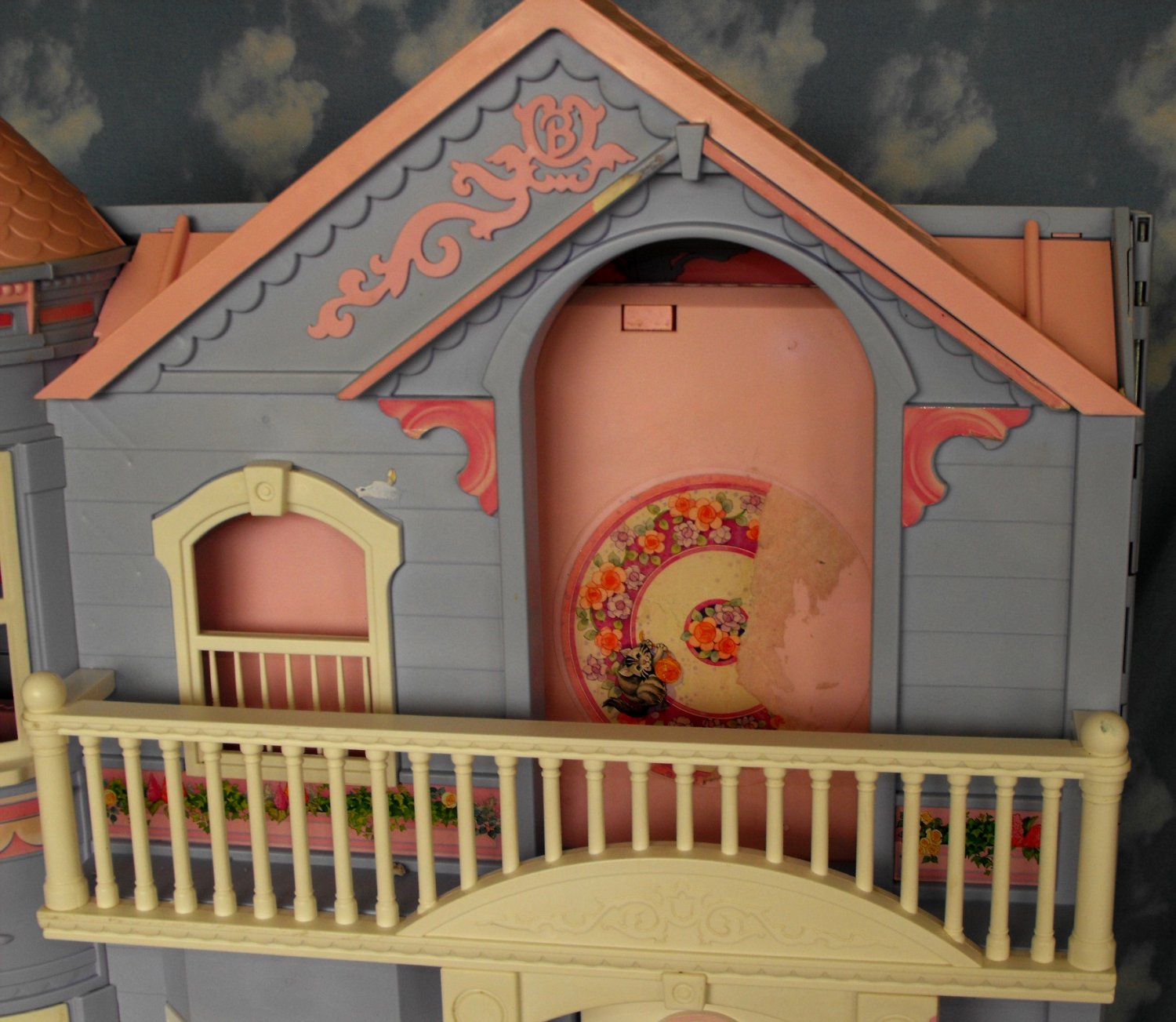 barbie mansion dollhouse with elevator