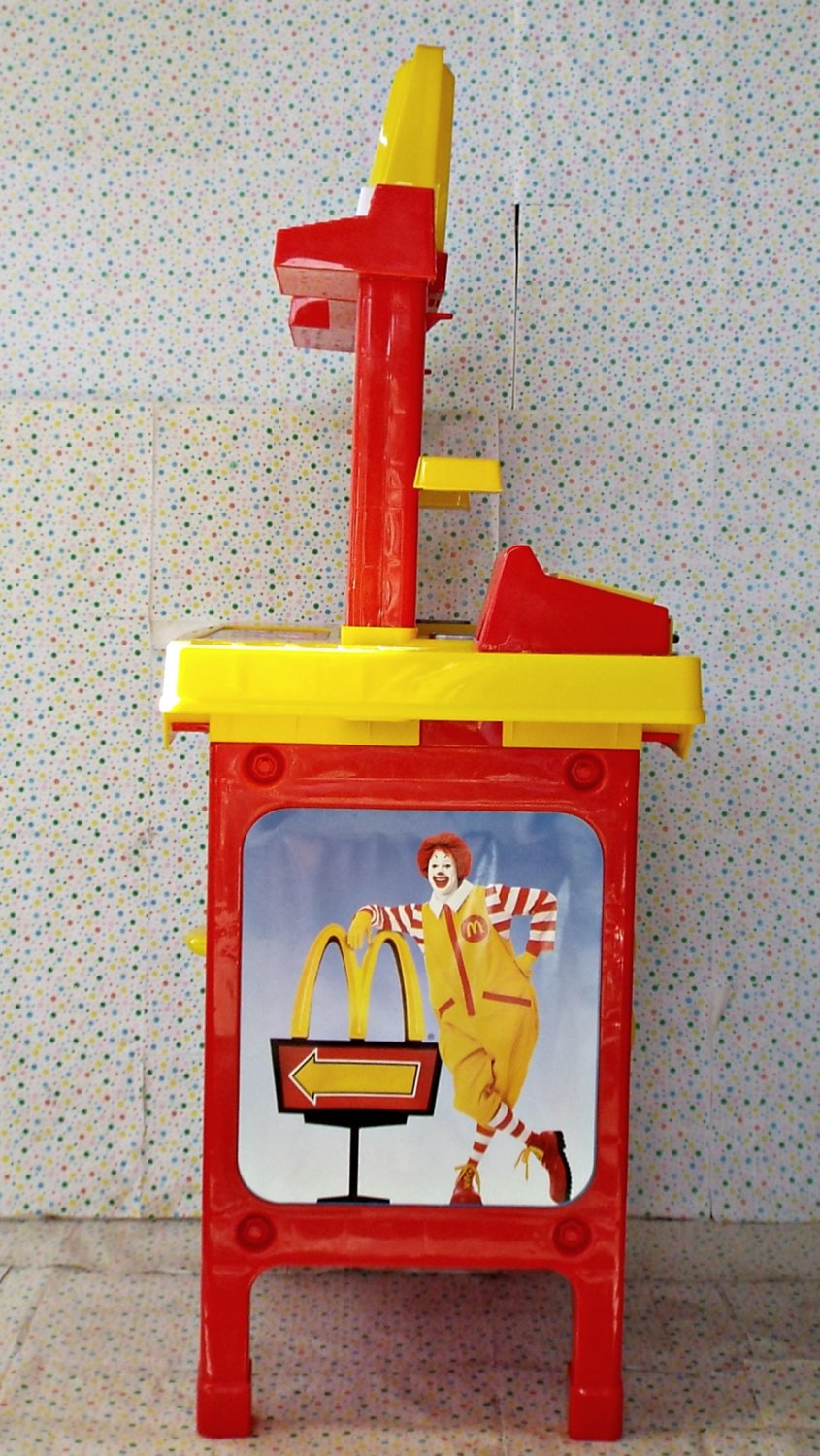 11 15 SOLD McDonald S Drive Thru Center McDonald S Kitchen Playset   54b32543ccd3d 173211b 