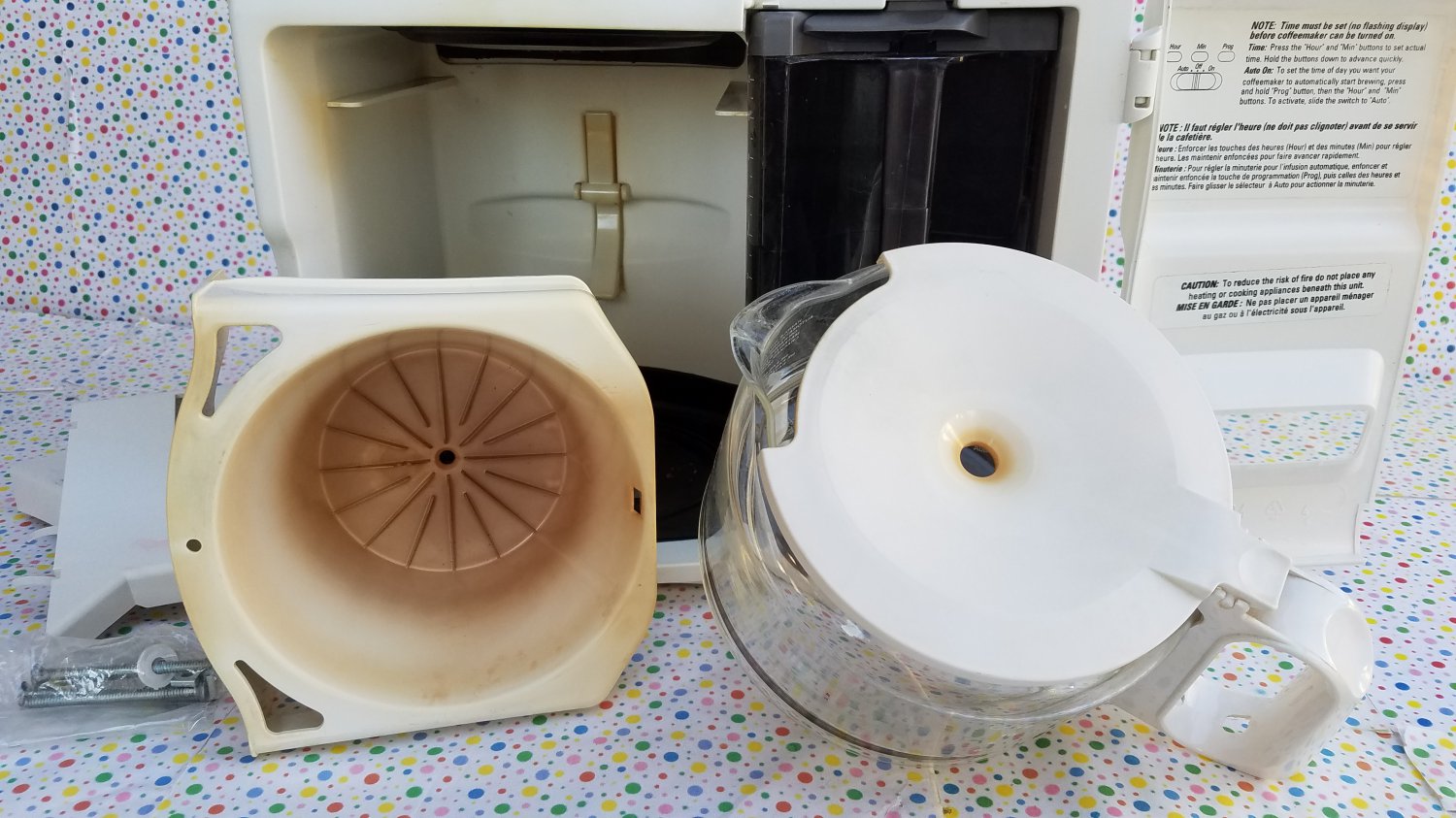 Black & Decker Spacemaker Coffee Maker WITH BRACKETS