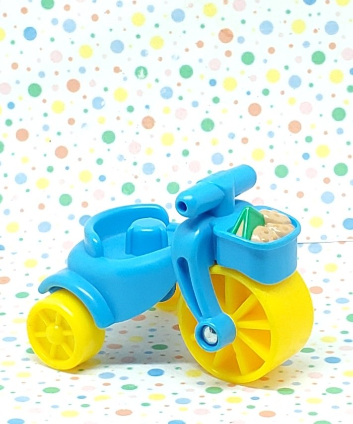 Fisher Price Little People Maggie's Show and Tell Talking Book Tricycle