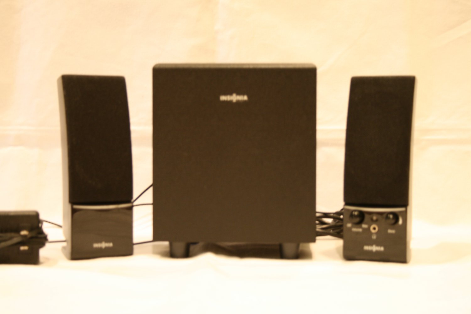 INSIGNIA COMPUTER SPEAKERS
