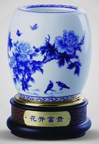 Ceramic pen holder