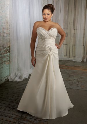 2011  strapless  sweatheart  Beaded  ruffle  A-line wedding gown