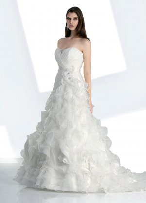 Riching  ruffle  fan shaped  A-line  wedding  dress