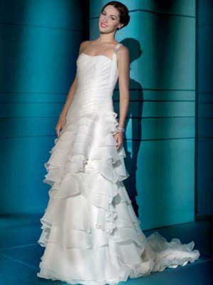 Fanstic  one  shoulder  ruffle wedding dress
