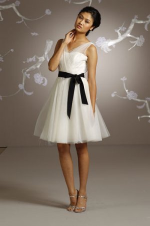 White  Deep V  Neck   A-line  short  bridesmaid  dress