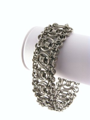 Elegant Ruffles Style Stainless Chainmaille Bracelet