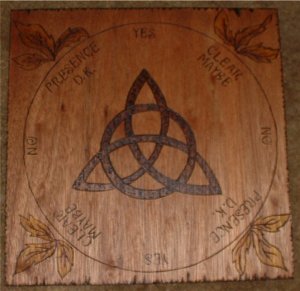 Triquetta Pendulum Board