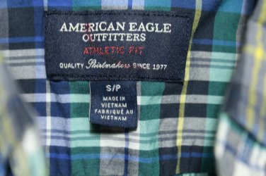 American Eagle Men&acirc;��s Button Front Shirt Blue Plaid Size Small  Athletic Fit