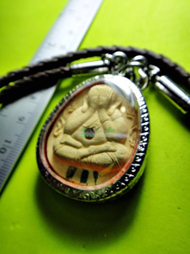 0018-THAI AMULET PIDTA CLOSED EYE 3TAKUD MILLIONAIRE FAST RICH LP CHEEN GEM 2002
