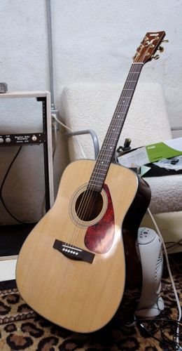 yamaha acoustic guitar f335