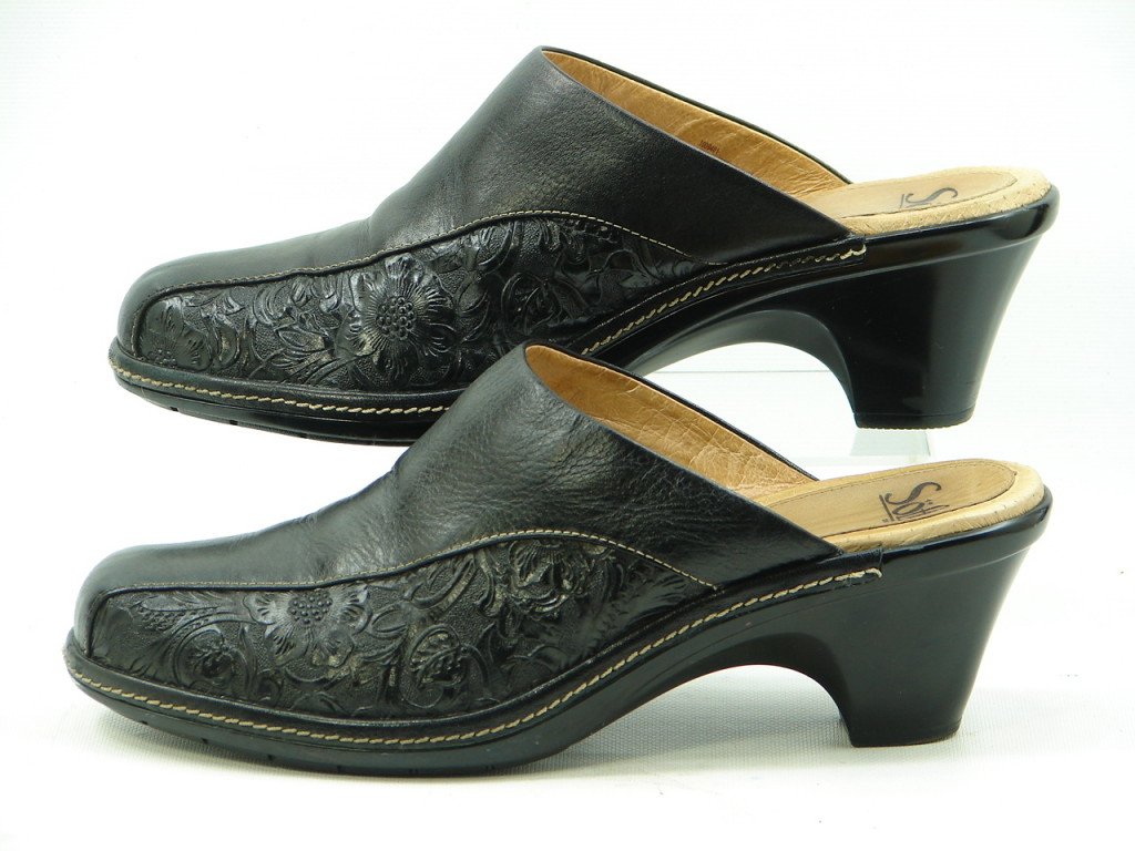 BRAND NEW SOFFT SHOES BLACK LEATHER MULES CLOGS 1 IN HEEL SZ 10M