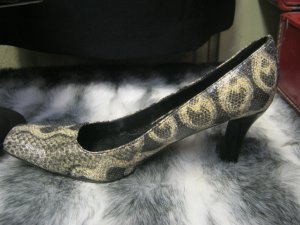 Wild Rose Man Made Material Snake Skin Print Shoes,