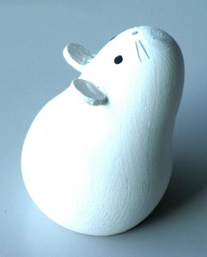 Looking-up Wooden Mouse handmade by Kokeshi Doll Artist