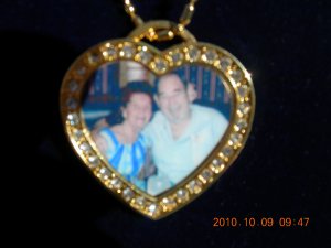 Color photos on medallions