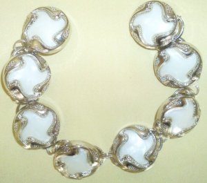 WHITE AND SILVER BUTTON BRACELET