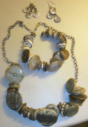 MIXED GREY BUTTON SET