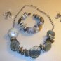 GREY BUTTON BRACELET