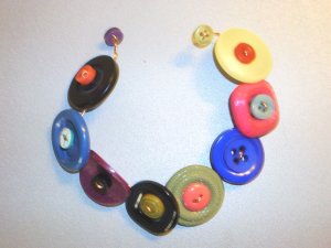 EVERYDAY BUTTON BRACELET