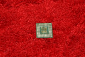 INTEL CELERON 1.7GB PROCESSOR FOR DESKTOPS!!!!