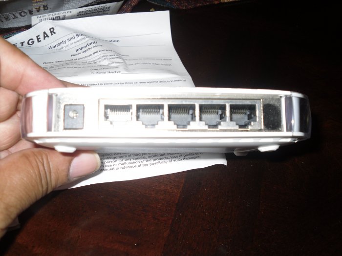 Netgear FS605 v3 Fast 5 Port 10/100 Ethernet Switch