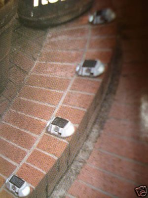 SOLAR LIGHT PATHWAY PATH SIDEWALK MARKER - Set of 4!
