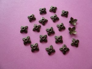 Bronze Color 4-Leaf-shaped Metal Bead Cap