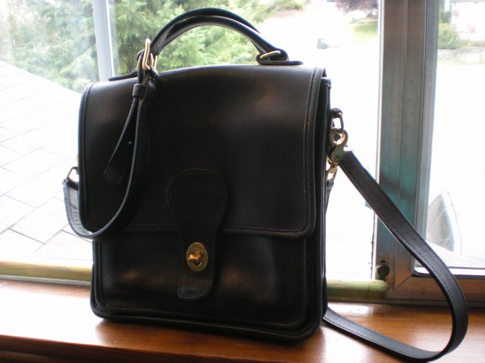 coach black shoulder strap