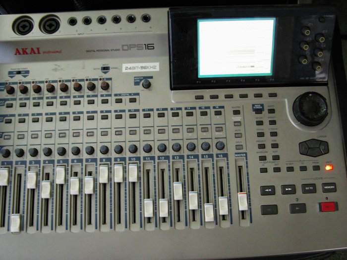 AKAI DPS16 MULTITRACK RECORDER
