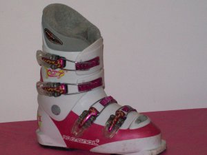 SKI BOOTS