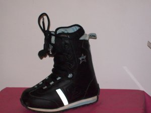 SNOWBOARD BOOTS