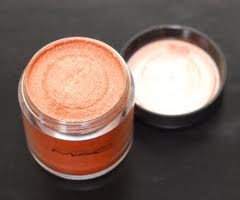 MAC COSMETICS PIGMENT 1/4 SAMPLE OF OFF THE RADAR PRO
