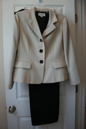 Le Suit Petite Pant Suit Size 14P