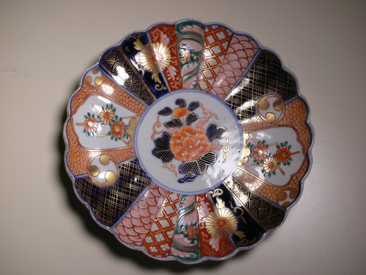 Vintage Japanese Imari Porcelain Plate Kamon Crest D 19cm