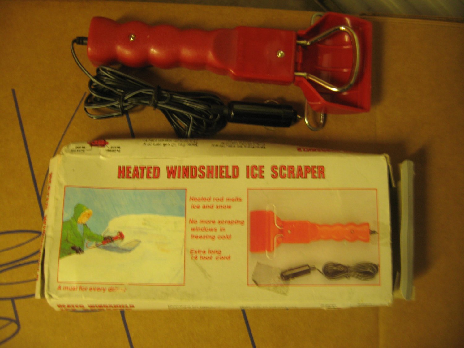 Heated Windshield Ice Scraper new in box nib