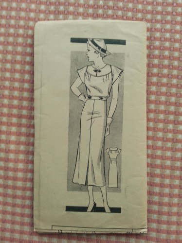 Misses 1930's Dress Vintage Mail Order Pattern Marian Martin 9195
