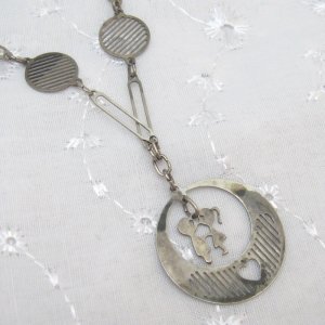 Kissing Couple Necklace