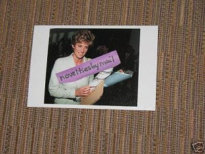 Princess Diana photo 4x6   ~ accepting flowers # 1