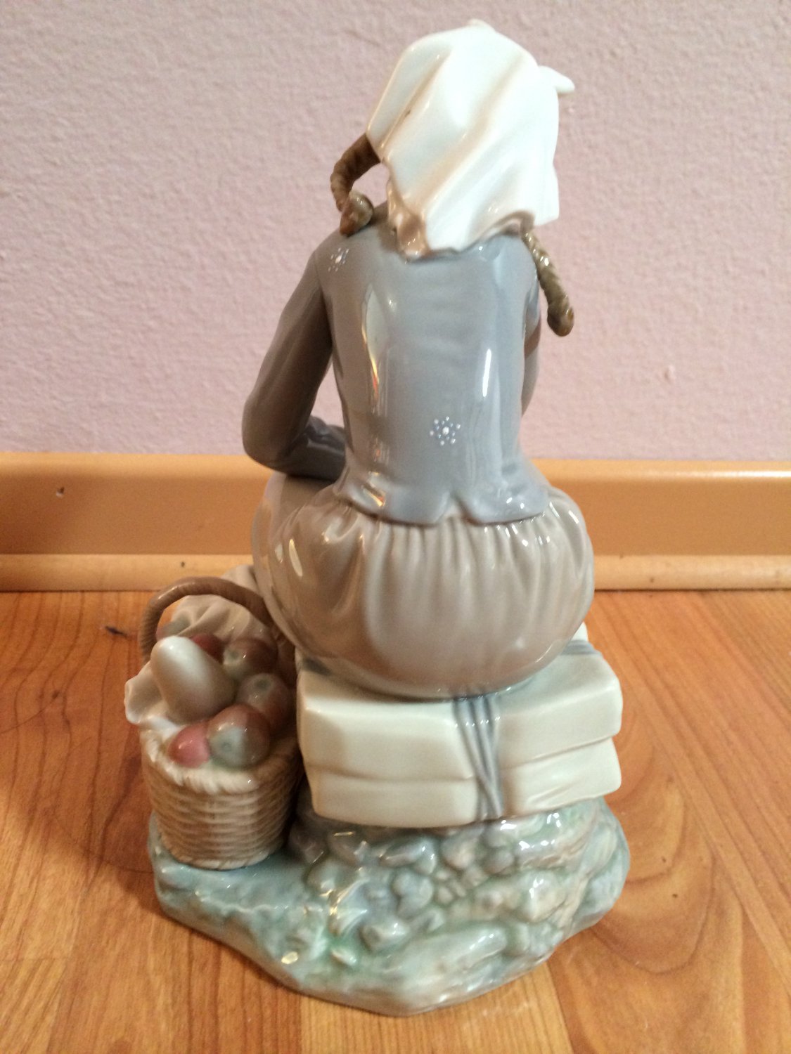 Lladro Piece 1211 Anoranza Girl With Doll Retired With Box 