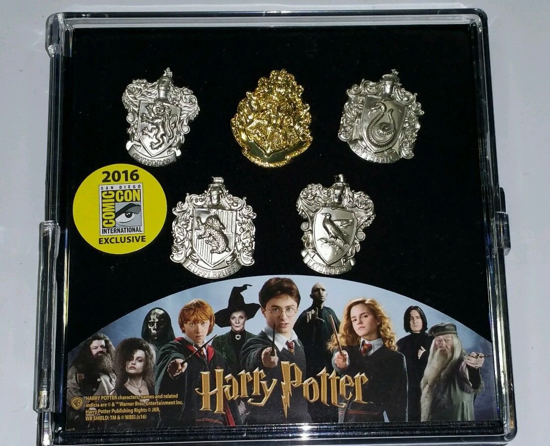 SDCC 2016 Monogram Exclusive Harry Potter Hogwarts House Crest 5 Piece Lapel Pin Set