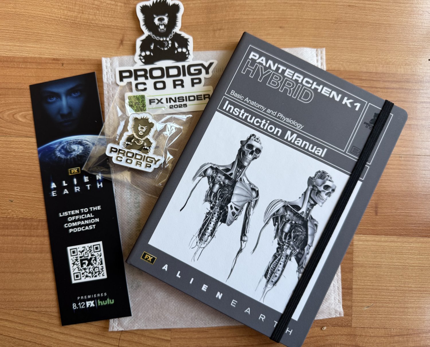 SDCC 2025 Alien Earth notebook and pins SWAG