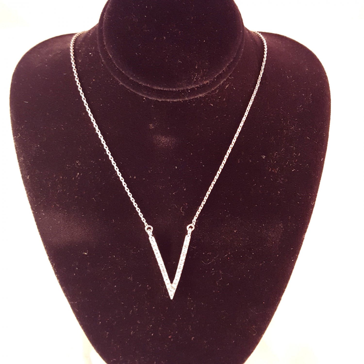 Swarovski Crystals V Shape Pendant Necklace Delicate Chain Lobster Latch