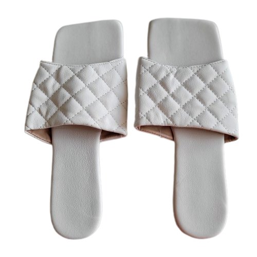 White Quilted Slides Mules Sandals Square Toe SZ 39 8.59 Pedicure