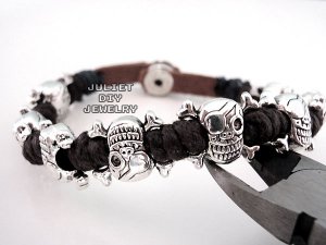 Pirate skull beads leather bracelet
