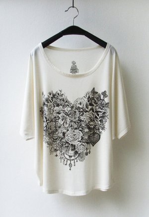 Blossom Heart - Oversize Top T-Shirt Batwing in Cream