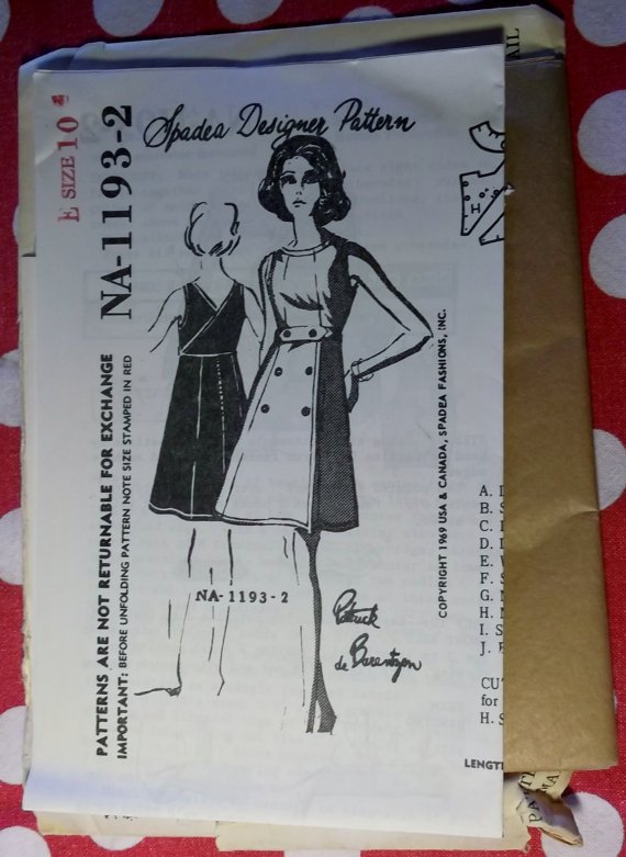 1960s  Designer Patrick de Barentzon Wrap Dress Spadea NA-1193-2 Pattern,  Size 10 Bust 33  FF